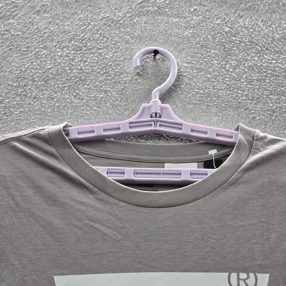 Levi's Men Shirt XL Gray Standard Logo Short Sleeve NWT